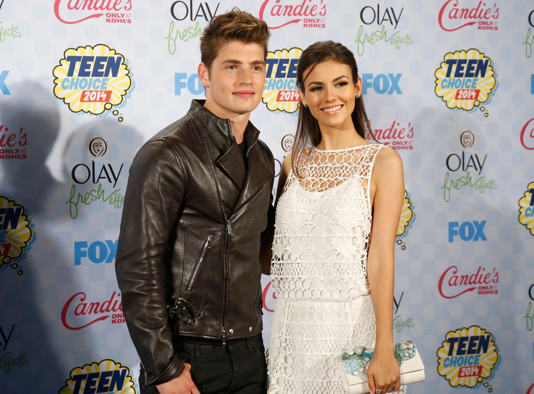 Teen Choice Awards 2014 - Gregg Sulkin and Victoria Justice