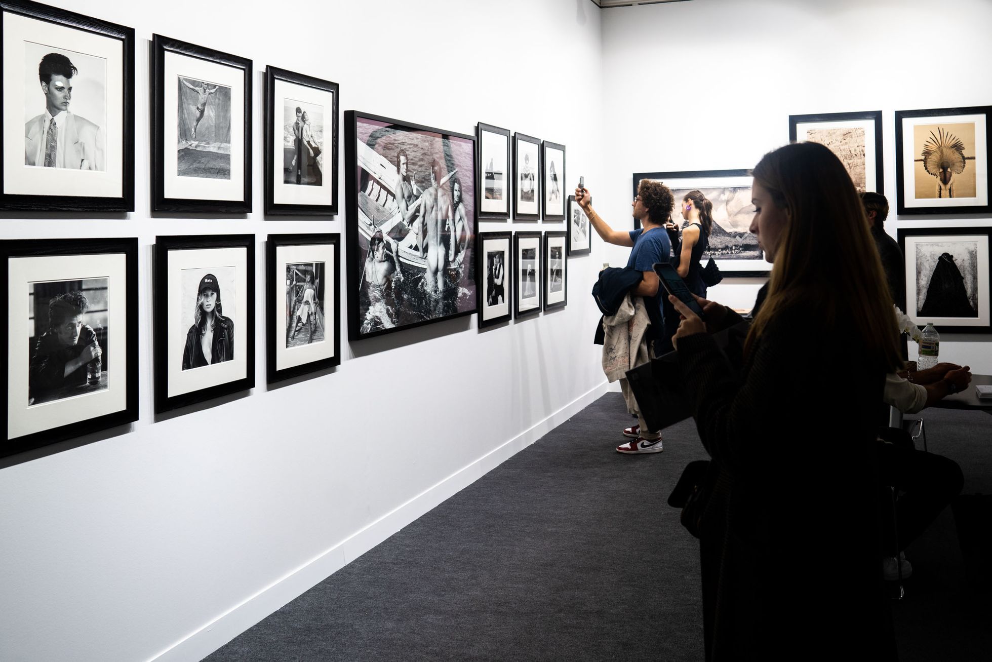Fotoreportáž z mezinárodního fotografického veletrhu Paris Photo 2022
