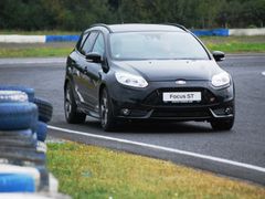 I kombíku se líbí řádění na okruhu