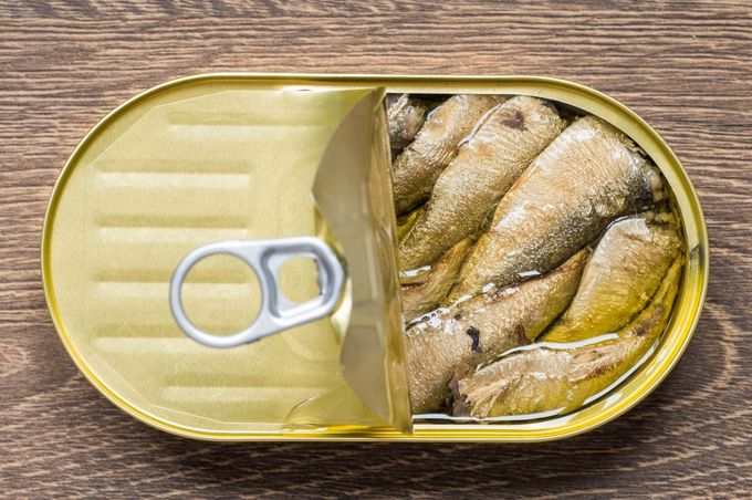 Sardinky v plechovce