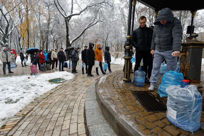 Ukrajina Kyjev sníh zima elektřina výpadek proudu