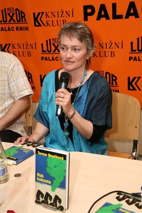 Tereza Boučková na "vernisáži" své knihy Rok kohouta