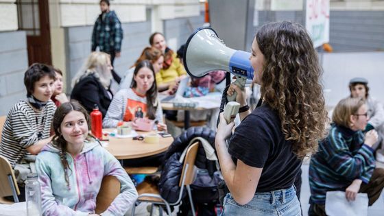 Jsou jak děti, které chtějí spát ve škole. Ať za klima okupují Úřad vlády, říká děkan