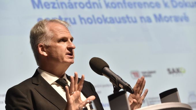 Americký historik Timothy Snyder v pondělí vystoupil na brněnské konferenci k připravovanému Dokumentačnímu centru holokaustu na Moravě.