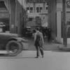9/12| Fotogalerie: Žít jako kaskadér / Zákaz použití ve článcích!!! / Němé filmy / Buster Keaton se chytá auta