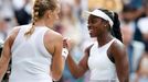 Wimbledon 2021: Petra Kvitová a Sloane Stephensová.