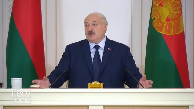 Alexandr Lukašenko mluvil o doplňkovém prodeji na čerpacích pumpách
