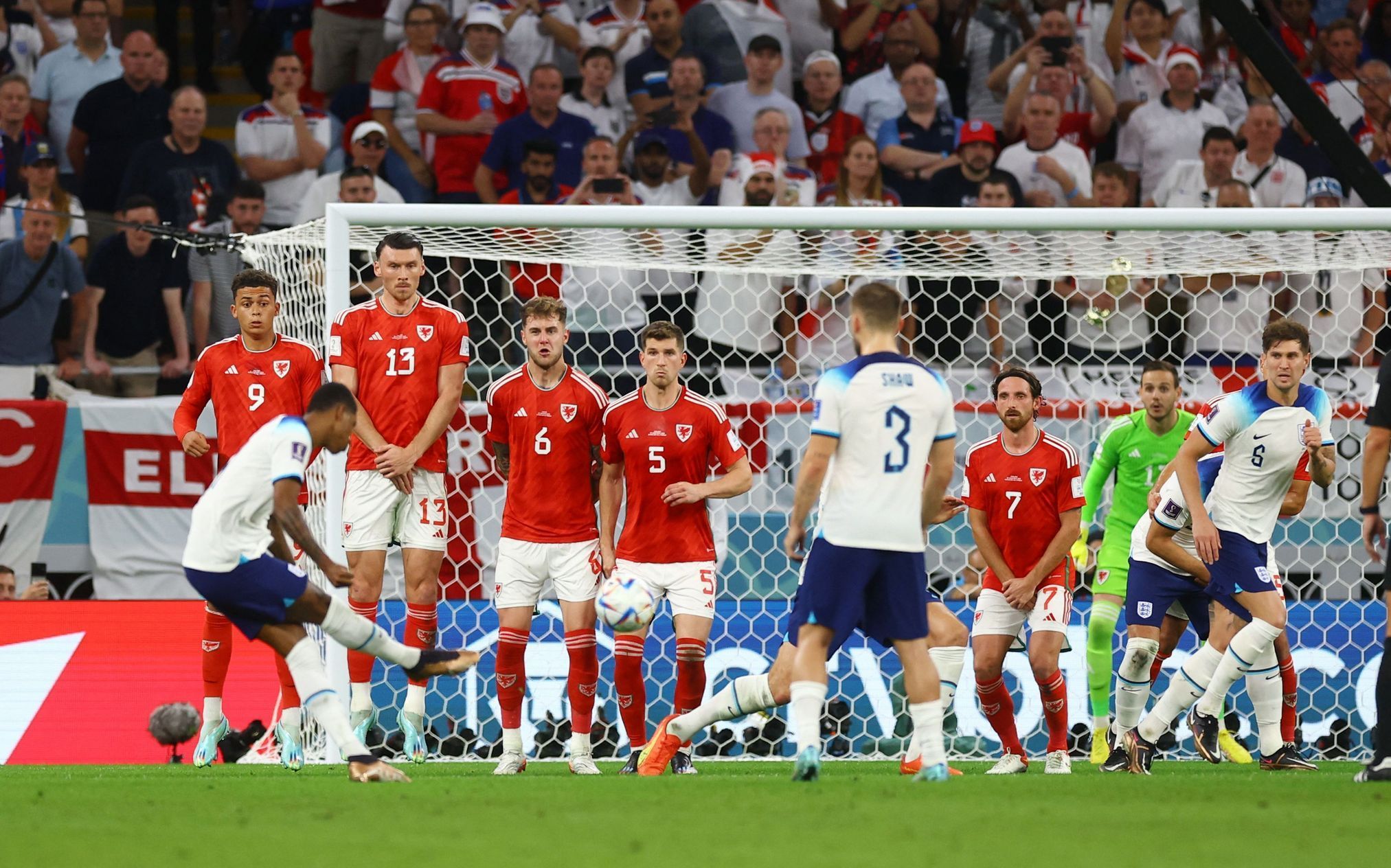 Marcus Rashford dává gól v zápase MS 2022 Wales - Anglie