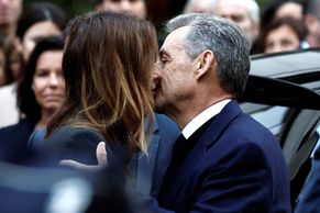 Exprezident Sarkozy nastoupil do vězení. Vnímá se jako hrabě Monte Cristo