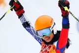 Takhle si thajská houslistka Vanessa Mae splnila svůj olympijský sen. V obřím slalomu sice do cíle dojela poslední, ale byla lepší než všechny Češky...