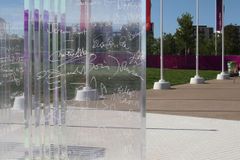 Češi si užili přivítání ve vesnici, Queeni už jim ale vadí