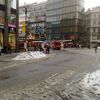 Po kalamitě přišlo oteplení. A těžký sníh padá ze střech