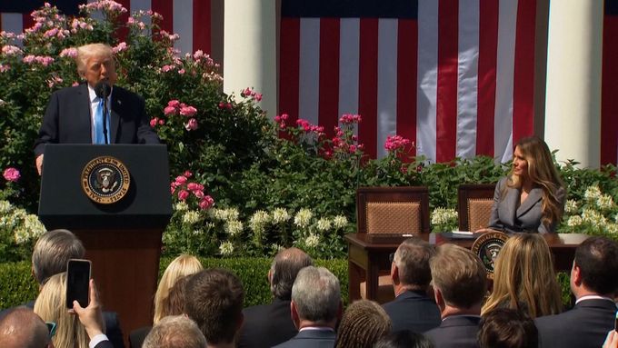 Donald Trump po rozhovoru s Vladimirem Putinem o jeho ženě Melanii.