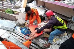 Indonéský ostrov Sulawesi zasáhlo zemětřesení, nejméně 26 lidí zemřelo