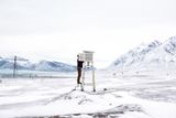 FINALISTA: Výzkumná stanice na Špicberkách získává data o změnách klimatu. Poblíž se nachází bývalý poloostrov Blomstrandhalvøya (byl jím ještě v 80. letech). Nyní je z něj kvůli tání ledovců ostrov. Foto: Anna Filipova