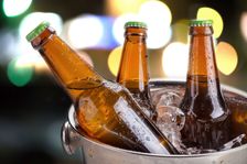 Pivo je nezdravé i kvůli obalu. Jeden z nich vyšel z testu opravdu špatně