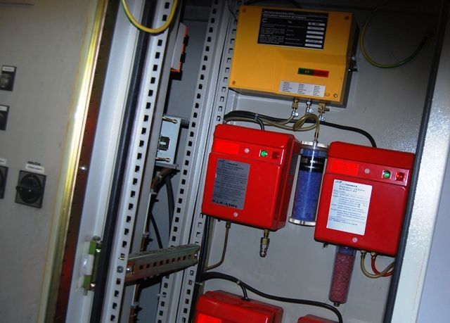 Zavážení paliva k čerpací stanici Shell