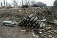 Ukrajinské zbrojovky jedou na plný výkon. Chrlí zbraně i munici, ale nestačí to