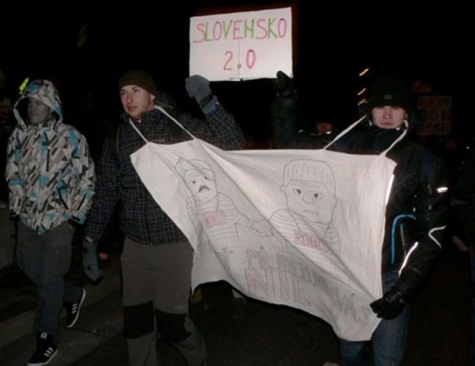 Demonstranti se Bratislavě střetli s policií 7