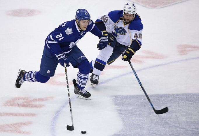 NHL: St. Louis Blues vs Toronto Maple Leafs (Polák a Riemsdyk)