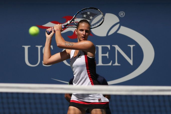 Karolína Plíšková ve čtvrtfinále US Open 2016 s Anou Konjuhovou.