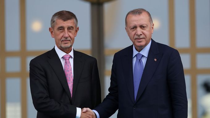 Český premiér Babiš s tureckým prezidentem Erdoganem.