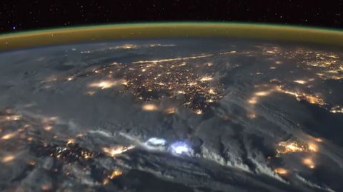 Astronaut natočil řádění blesků v Evropě a Africe. Jejich počet byl ohromující, tvrdí