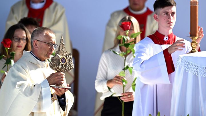 Vatikán poprvé blahořečil celou rodinu. Ulmovy za ukrývání Židů popravili nacisté