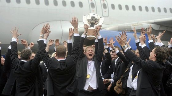 Finsko zažívá obrovskou party, do vlasti se vrátili zlatí hokejisté