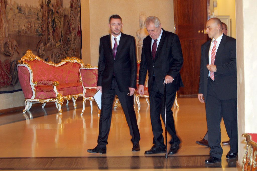 Zeman prý vládu jmenuje