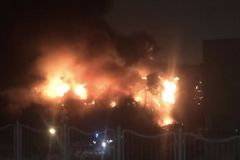 Požár velké vědecké knihovny v Moskvě likvidovalo 150 hasičů