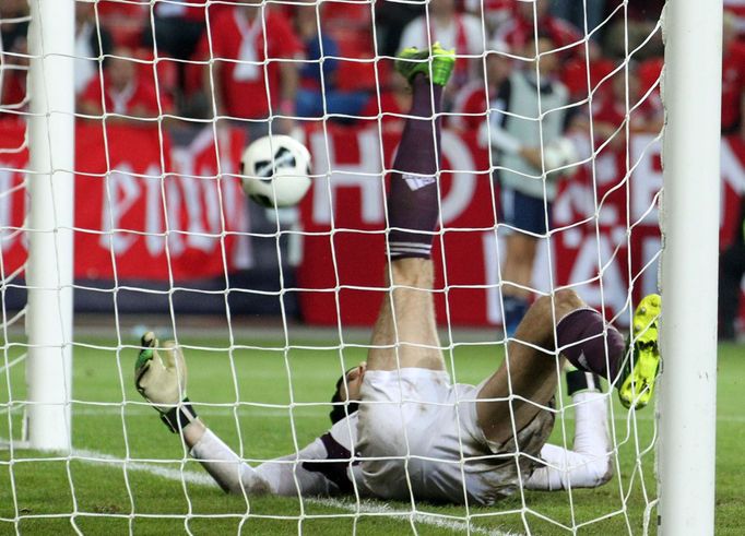 Petr Čech v Superpoháru Bayern - Chelsea