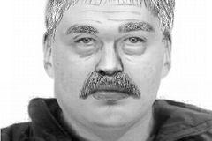 Muž v Praze nutil ženu k sexu. Tady je jeho tvář