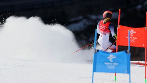 Mikaela Shiffrinová při slalomu žen na Olympijských hrách v Pekingu