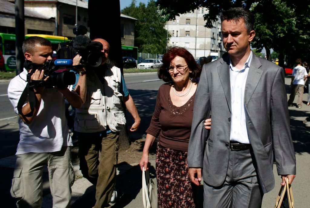 Paní Bosiljka Mladičová se synem Darkem