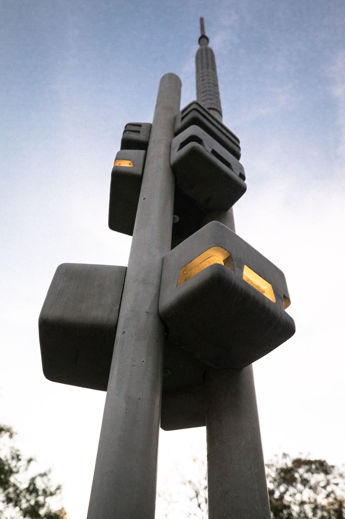 Betonové zmenšeniny brutalistních staveb, Krištof Kintera, Kunsthalle Praha