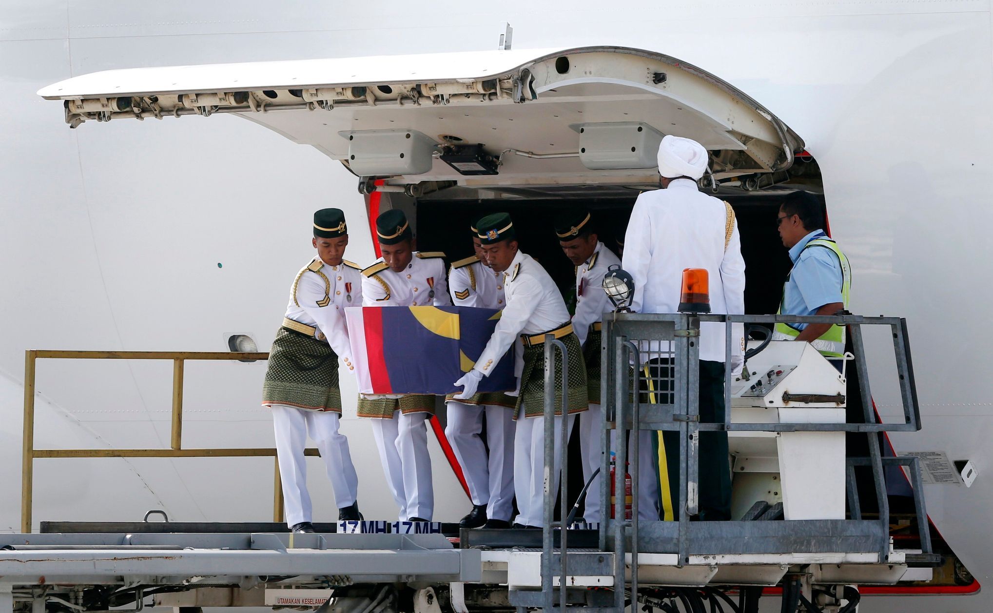 MH17 - Malajsie - návrat - ceremonie