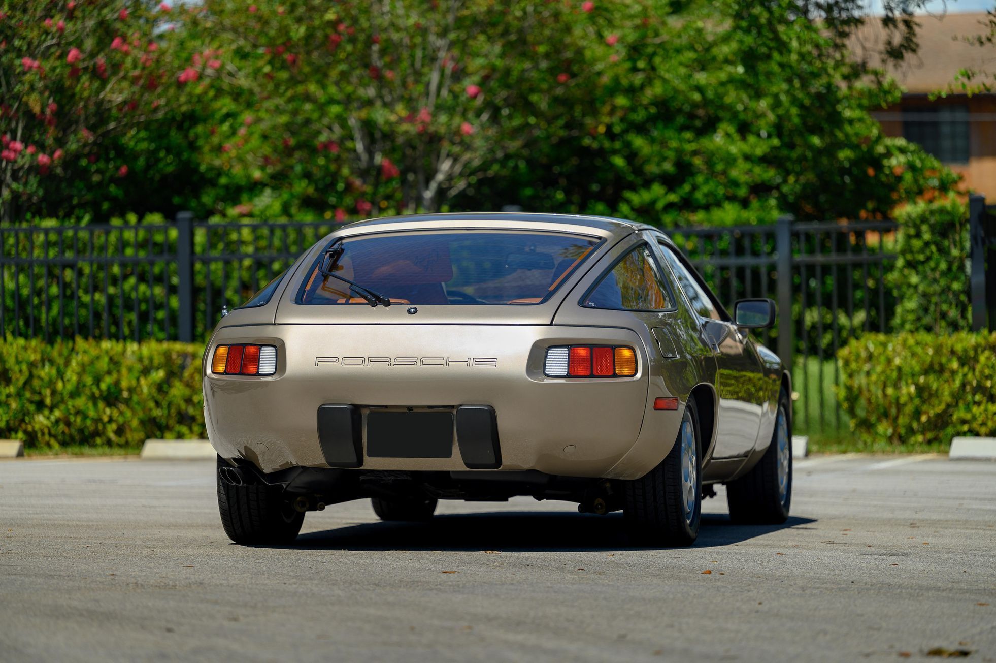 Porsche 928