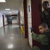Fotogalerie: Jak se ve škole zneškodňuje šílený střelec