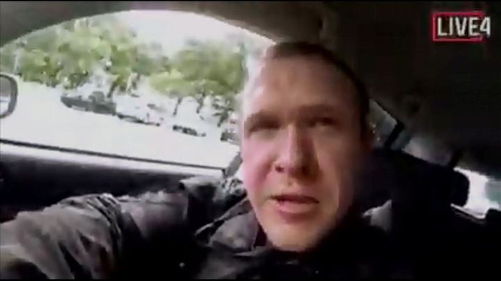 Zavraždím "vetřelce" a dám to na Facebook. Rekonstrukce zélandského mešitového teroru