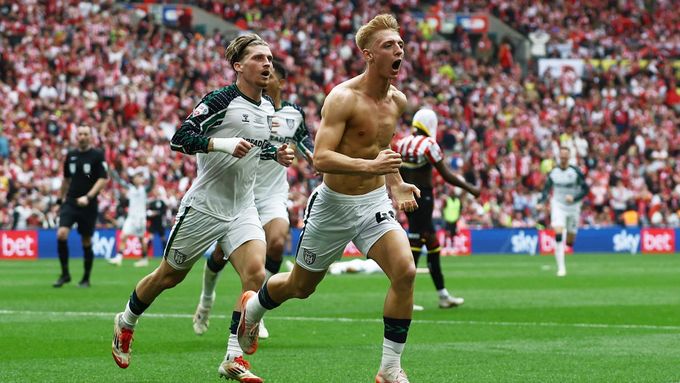 Soccer Football - Championship - Play-Off Final - Sheffield United v Sunderland - Wembley Stadium, London, Britain - May 24, 2025 Sunderland's Tom Watson celebrates scori