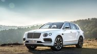 Bentley Bentayga - Tohle je jedno z nejdražších SUV na světě, zároveň je ale také nejrychlejší a nejsilnější. To díky královskému dvanáctiválci pod kapotou. Na cenu se optejte u dealera. Málo to ale není.