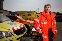 Šéf záchranky lže a dělá si reklamu, tvrdí pražské nemocnice