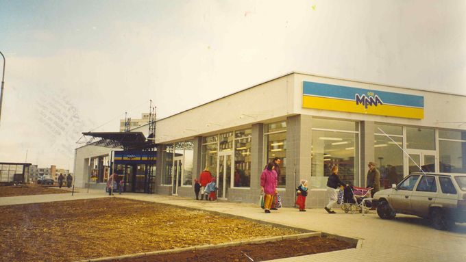 Podívejte se, jak vypadal první supermarket v Česku