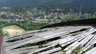 Konec skákání na "mamutovi" byl přitom symbolický, do dřevěného bubnu se v roce 2014 propadla rolba.