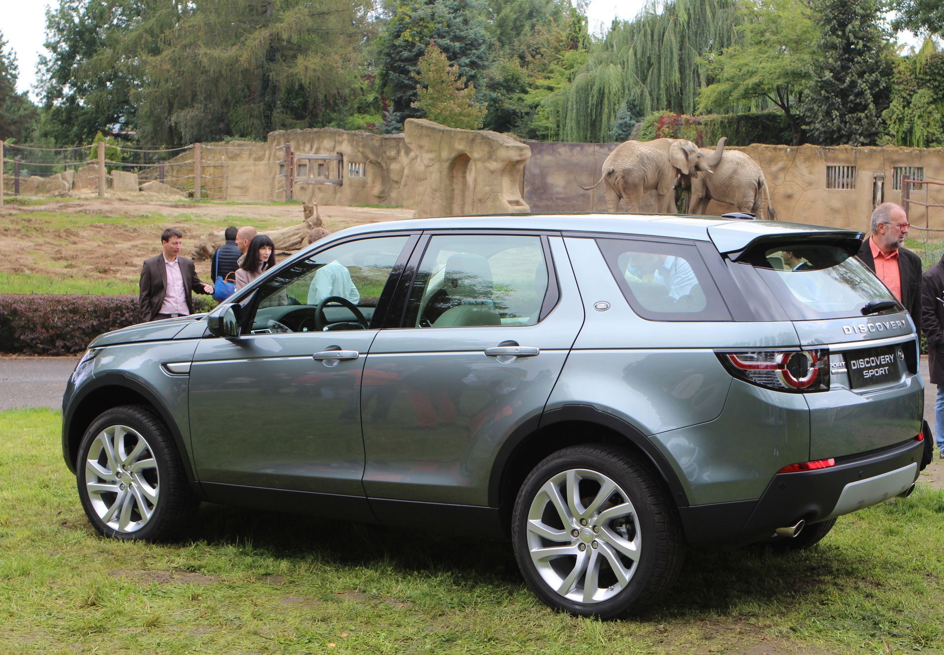 Land Rover Discovery Sport sloni