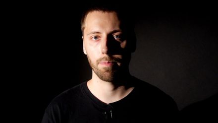 Peníze do rukou státu nepatří. Bitcoin je první skutečně svobodná měna, říká hacker