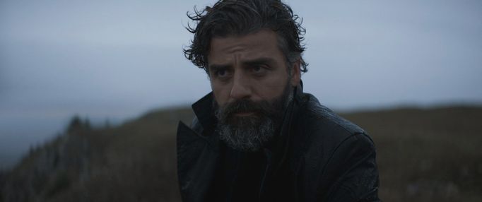 Oscar Isaac jako vévoda Leto Atreides.