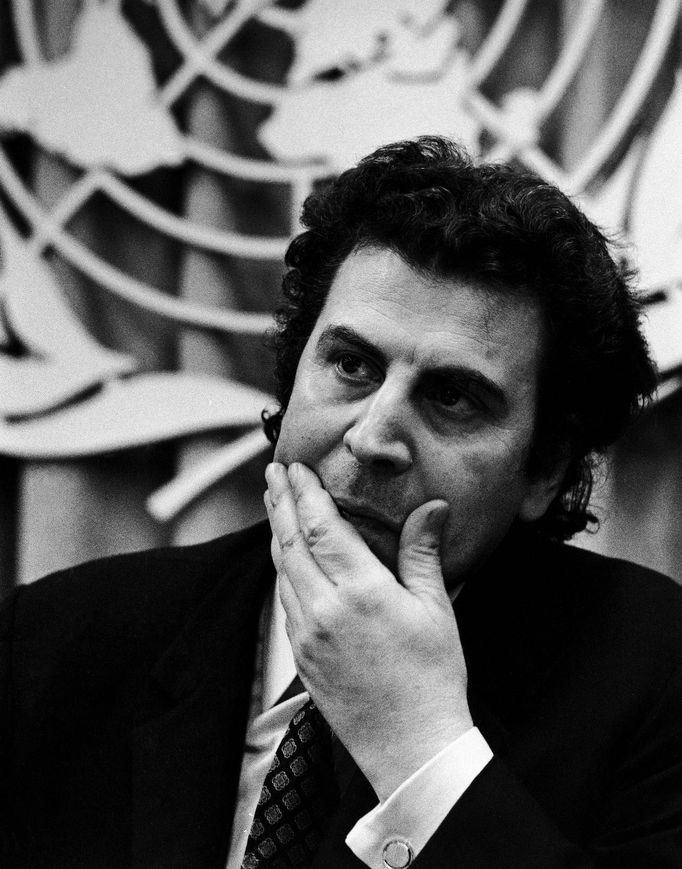 Mikis Theodorakis v červenci 1970.