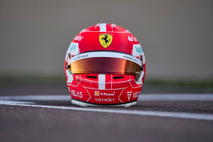 Helma pilota F1 Charlese Leclerca, Ferrari (2022)